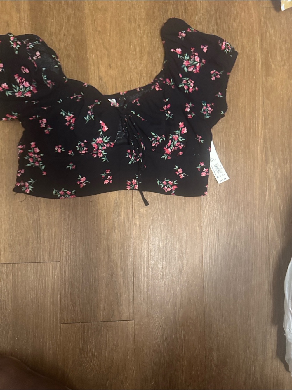 H&M Floral Puff Sleeve Crop Top in Black & Pink
